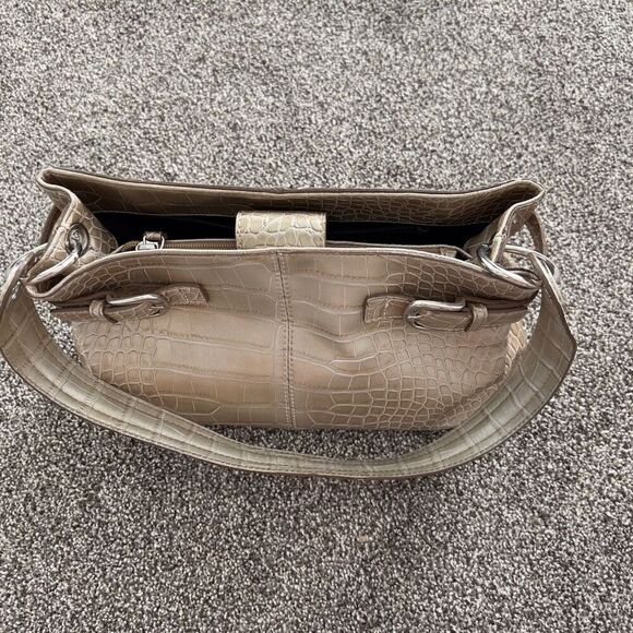 TOMMY HILFIGER WOMENS SHOULDER BAG FAUX CROCODILE EMBOSSED - Picture 2 of 9